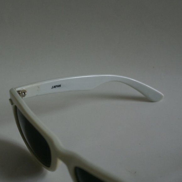 NWT True Vintage off white Wayfair style smoke lens Sunglasses (made in Japan) - Picture 3 of 6
